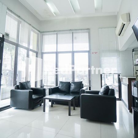 מלון ג'קרטה Toba Mansion Syariah Near Benhil Redpartner מראה חיצוני תמונה
