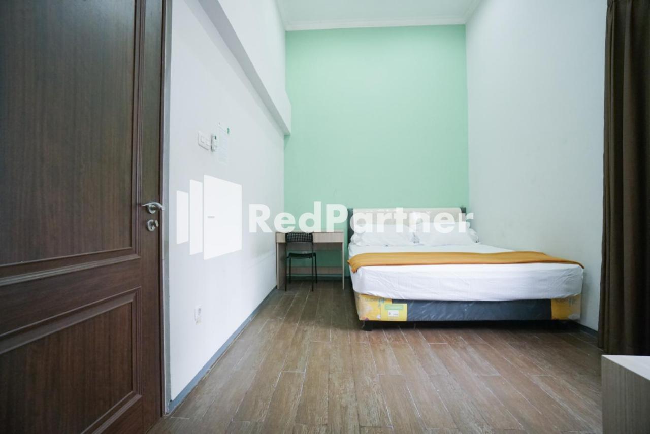 מלון ג'קרטה Toba Mansion Syariah Near Benhil Redpartner מראה חיצוני תמונה
