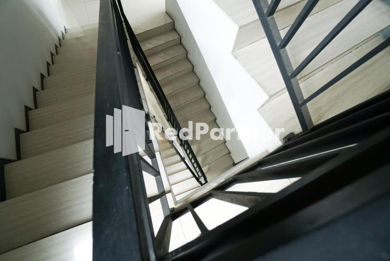 מלון ג'קרטה Toba Mansion Syariah Near Benhil Redpartner מראה חיצוני תמונה