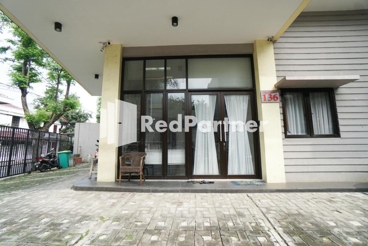 מלון ג'קרטה Toba Mansion Syariah Near Benhil Redpartner מראה חיצוני תמונה