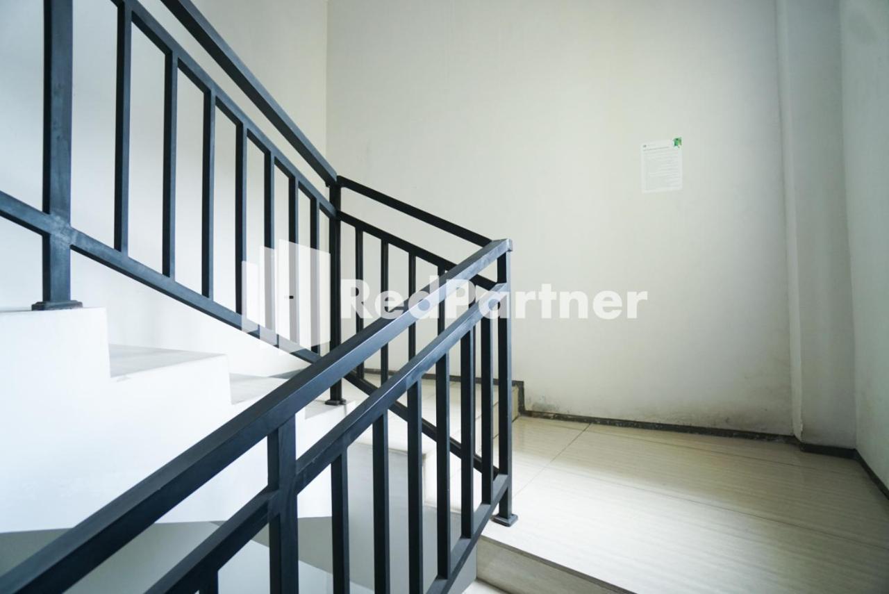 מלון ג'קרטה Toba Mansion Syariah Near Benhil Redpartner מראה חיצוני תמונה