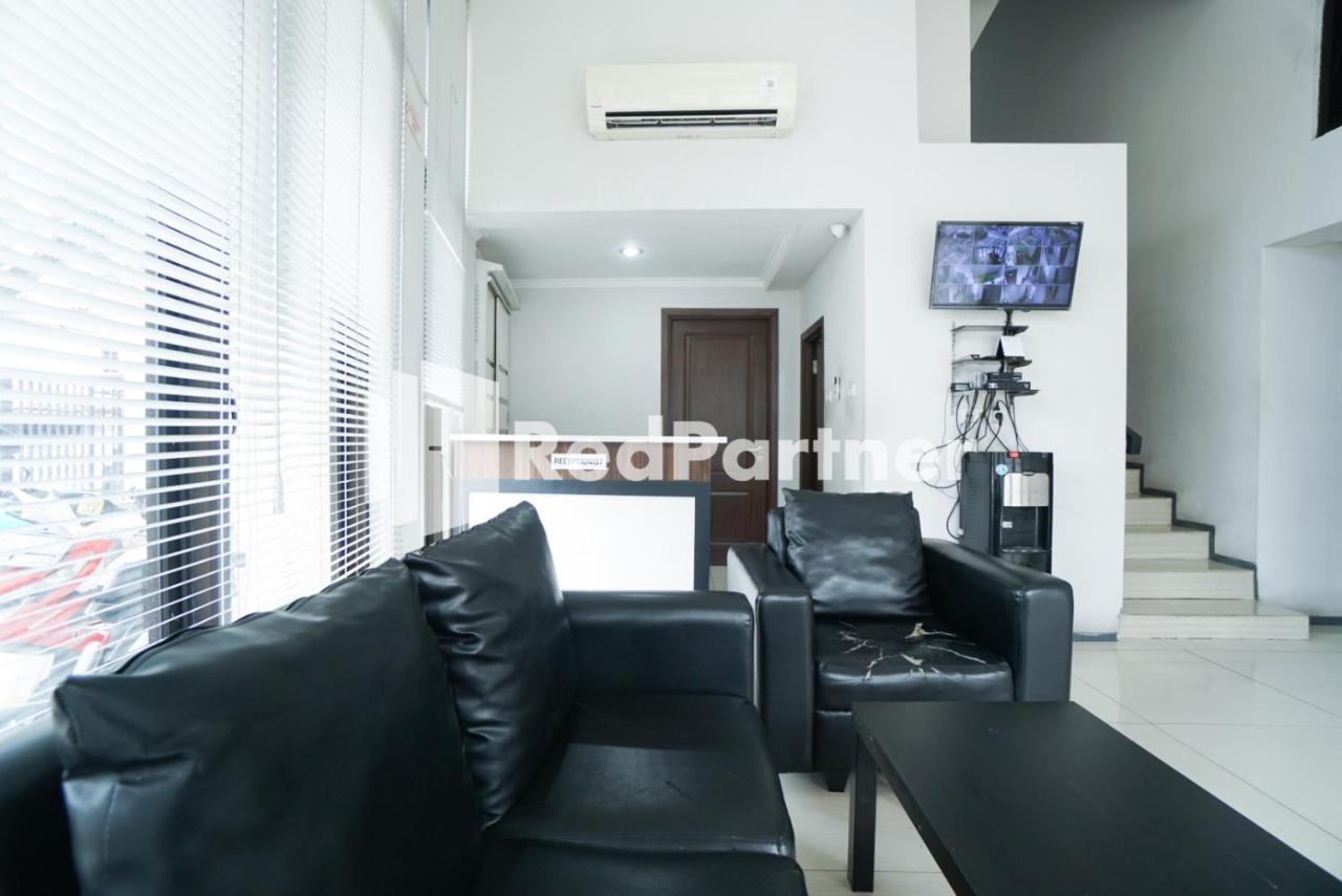 מלון ג'קרטה Toba Mansion Syariah Near Benhil Redpartner מראה חיצוני תמונה