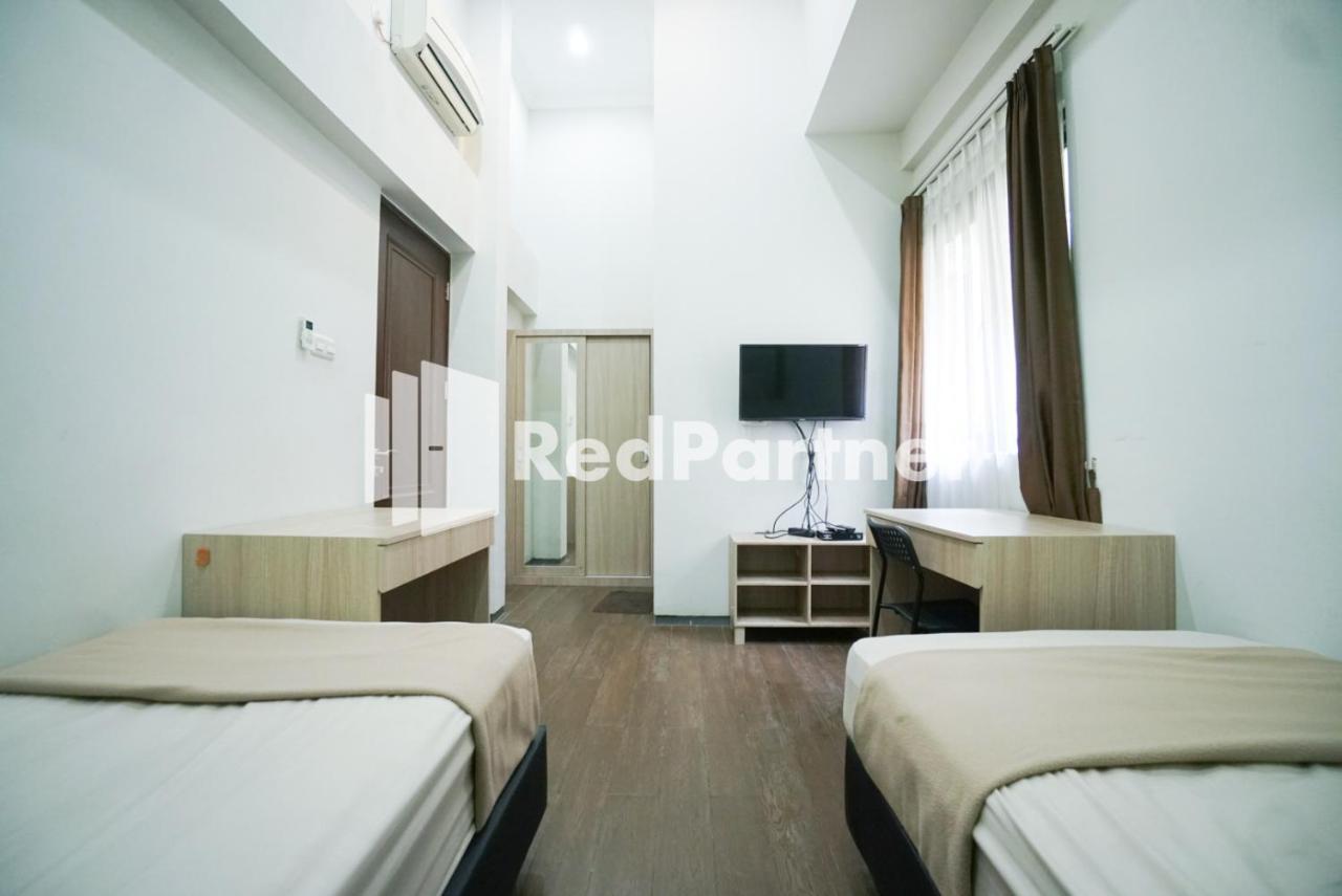 מלון ג'קרטה Toba Mansion Syariah Near Benhil Redpartner מראה חיצוני תמונה