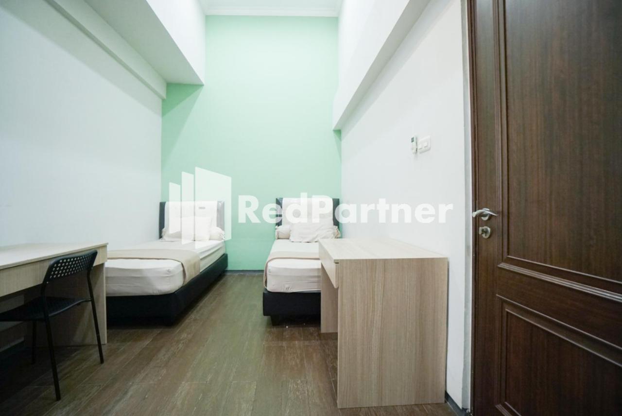 מלון ג'קרטה Toba Mansion Syariah Near Benhil Redpartner מראה חיצוני תמונה