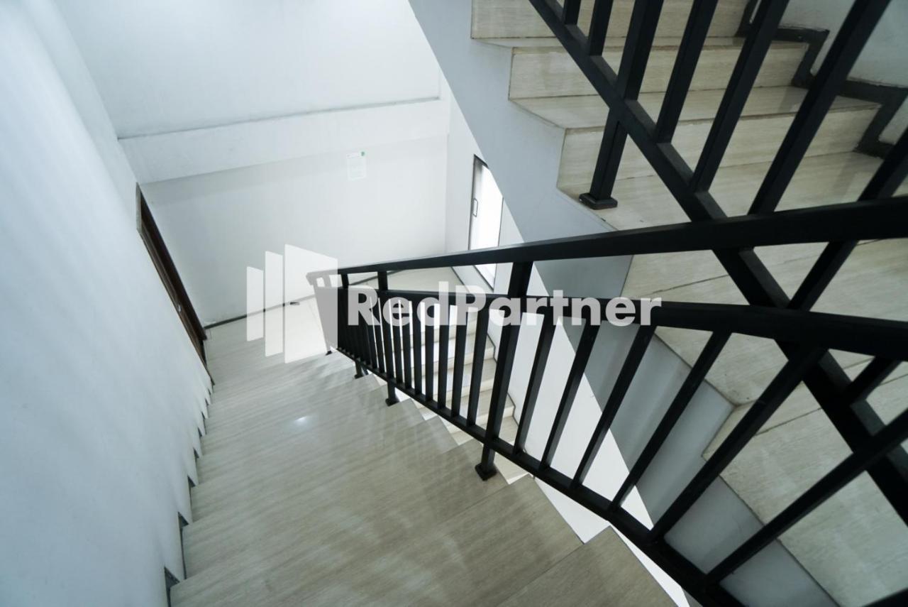 מלון ג'קרטה Toba Mansion Syariah Near Benhil Redpartner מראה חיצוני תמונה