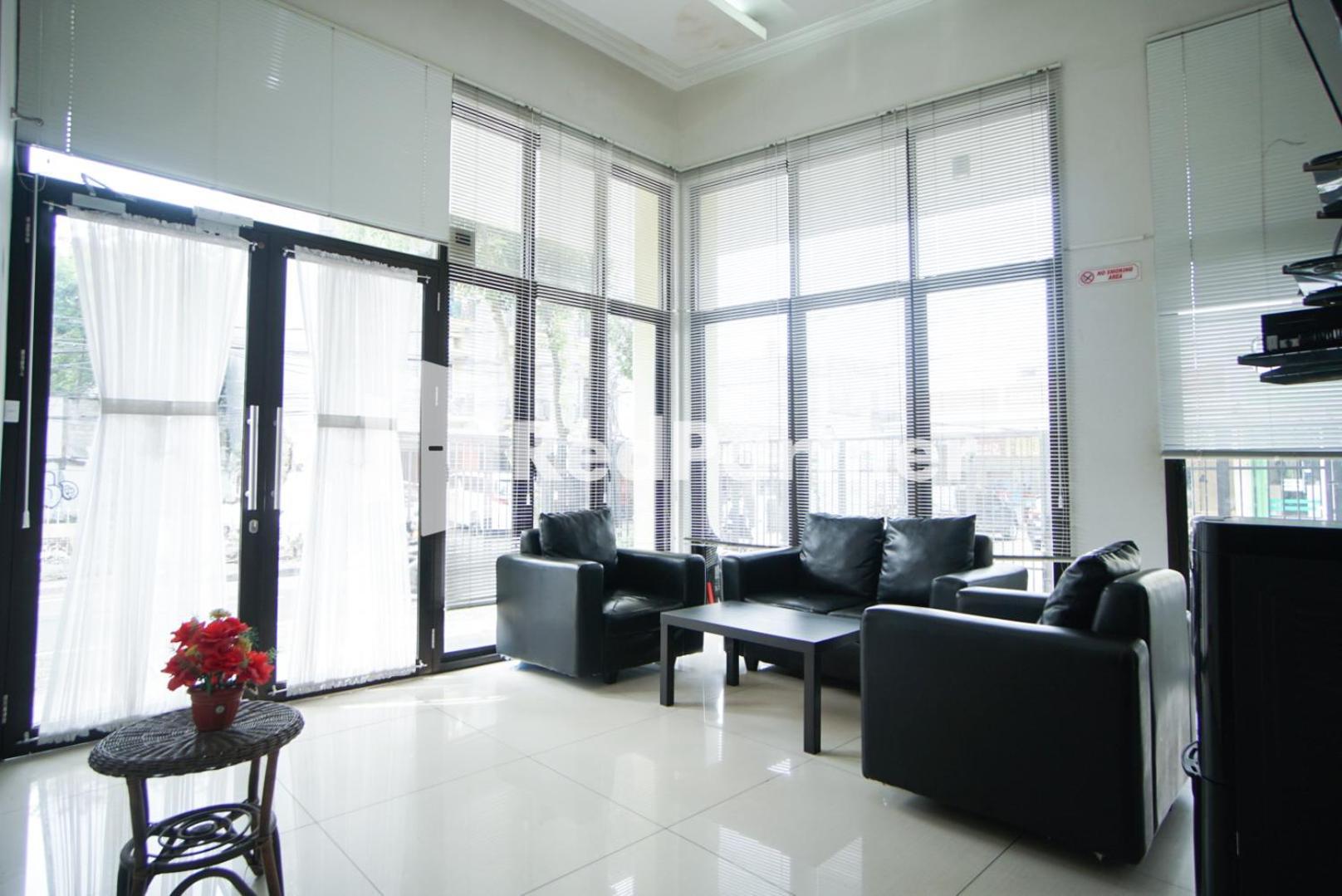 מלון ג'קרטה Toba Mansion Syariah Near Benhil Redpartner מראה חיצוני תמונה